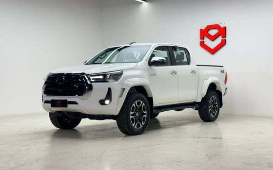 TOYOTA HILUX 2.8 D-4D TURBO DIESEL CD SRX 4X4 AUTOMÁTICO TOYOTA HILUX 2.8 D-4D TURBO DIESEL CD SRX 4X4 AUTOMÁTICO